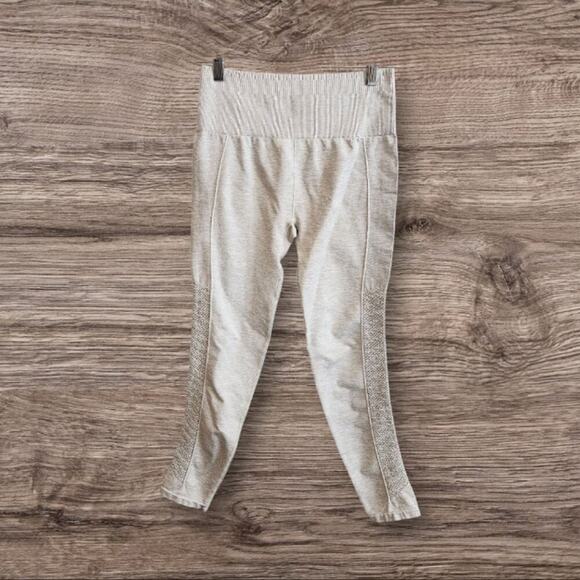 Fabletics Sync Seamless‎ High-Waisted 7/8 Leggings Size Small - Picture 1 of 9